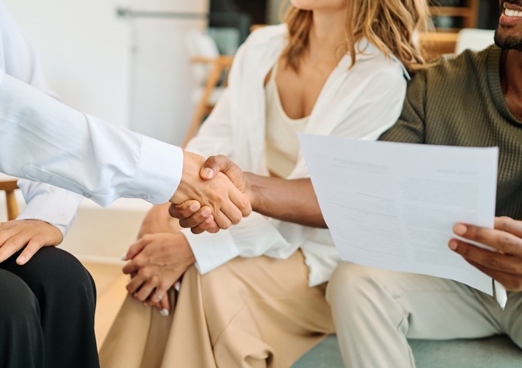 broker especialista en 100% más gastos